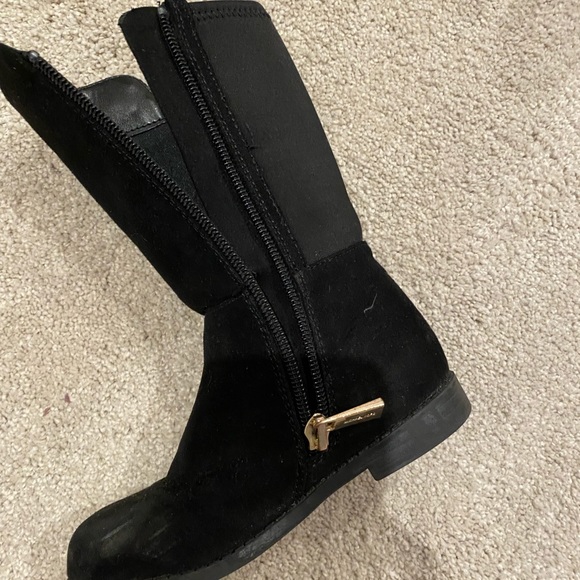 Super cute black boots!! Size 9 and in EXCELLENT condition ! - Picture 2 of 2